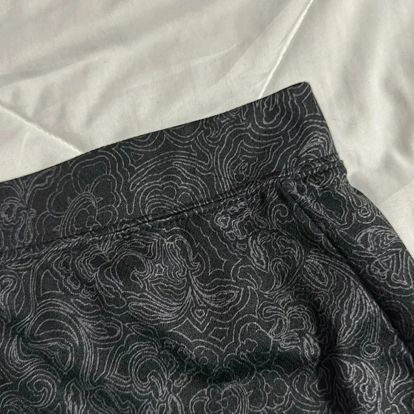 Columbia titanium black printed skort size medium - Picture 4 of 7